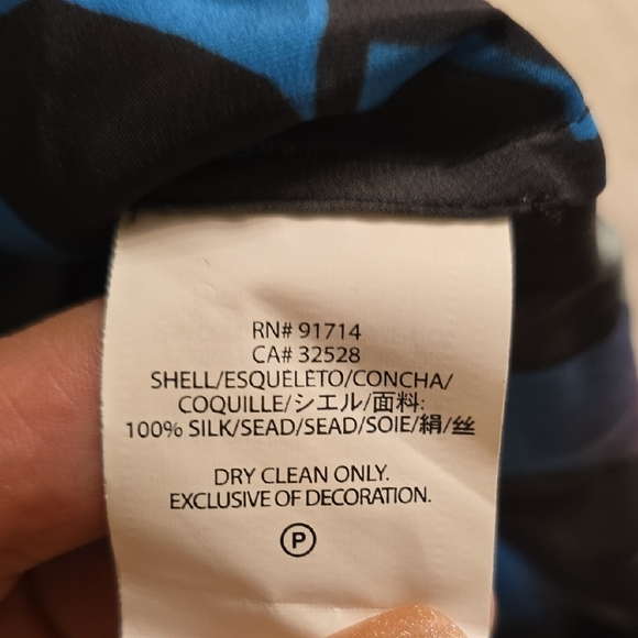 A/X Armani Exchange Silk Red and Blue Patterned Blouse - Picture 12 of 15